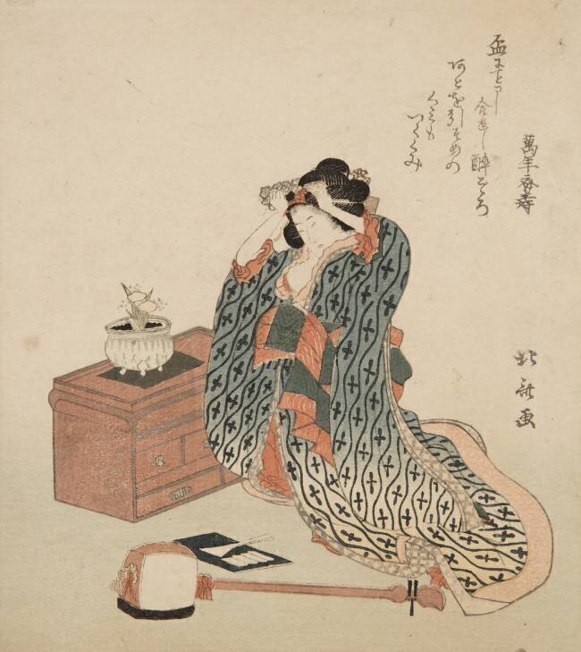 Joueuse de Shamisen ajustant ses cheveux Hokusai