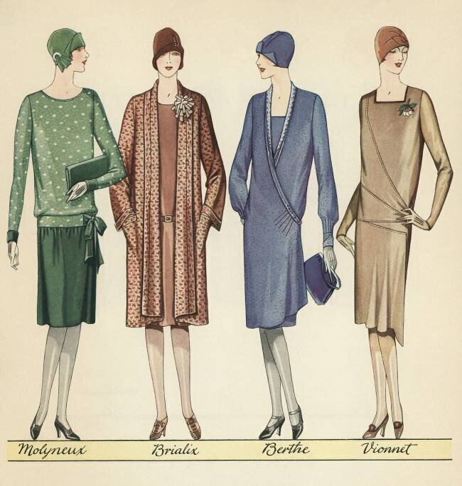 Four Flappers Modelling French Designer Outfits anonyme