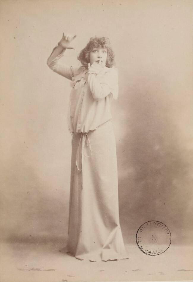 Sarah Bernhardt dans "Théroigne de Méricourt", pièce de Paul Hervieu anonyme