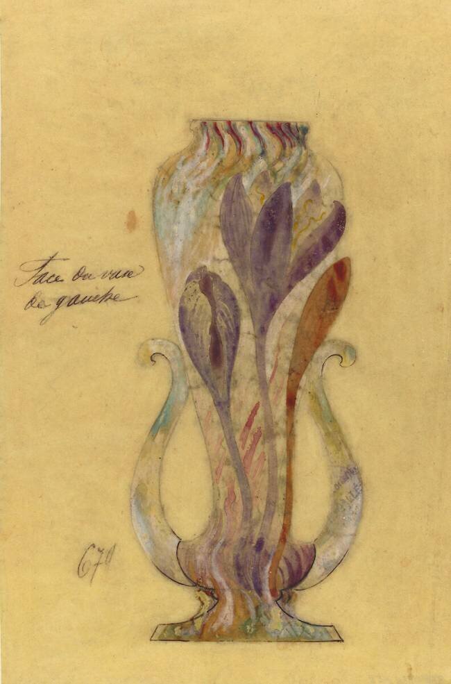 Modèle de vase en cristal en forme de cornet à deux anses et à décor de crocus Emile Gallé
