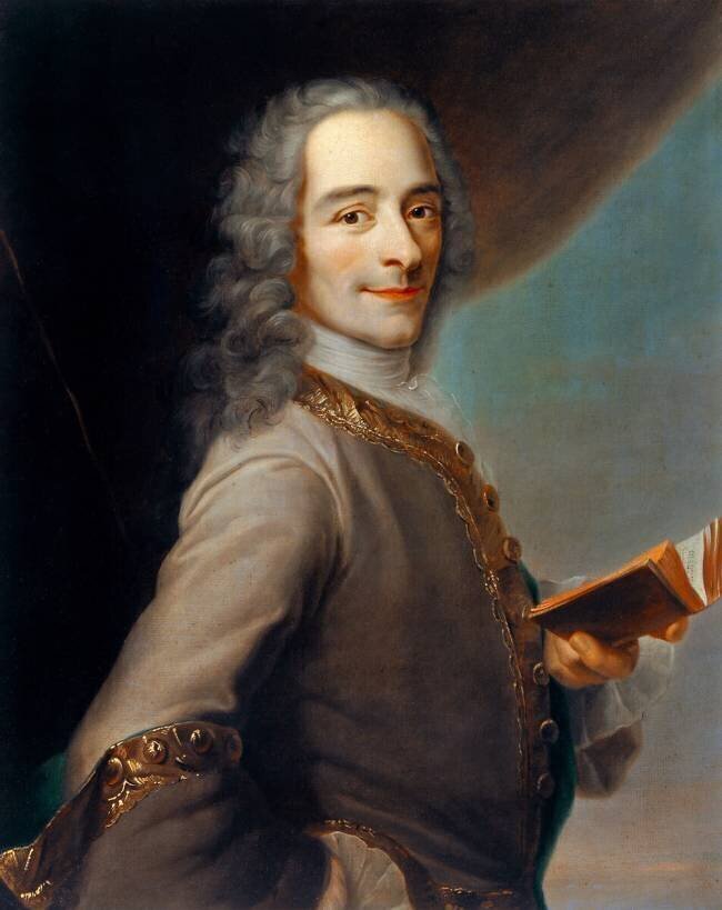 François Marie Arouet de Voltaire, dit Voltaire (1694-1778) - tenant un exemplaire de "La Henriade" Quentin de La Tour (d'après)
