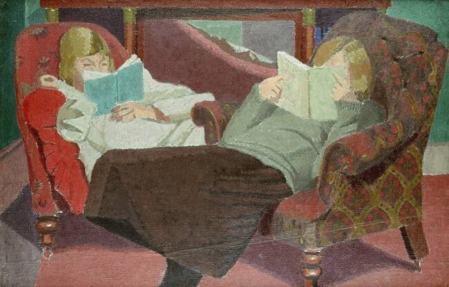 Deux filles lisent Malcolm Drummond