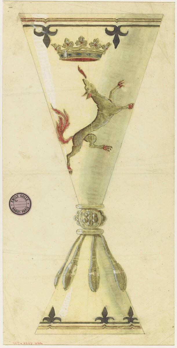 Modèle de verre à pied orné de larmes et à décor de loup rampant sous une couronne ducale Emile Gallé