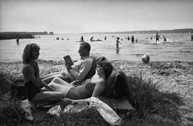 Berlin-Ouest, plage de Wannsee, famille Erich Lessing