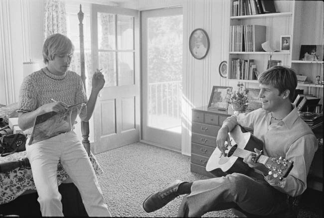 Brothers Beau Bridges and Jeff Bridges writing a song Orlando Suero
