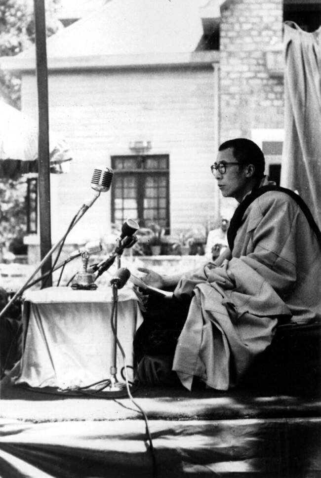 Dalai Lama Rue des Archives