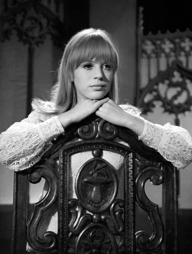 Marianne Faithfull during TV Programme Rue des Archives