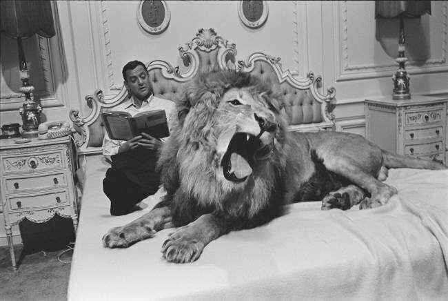 Tony Randall with lion Orlando Suero