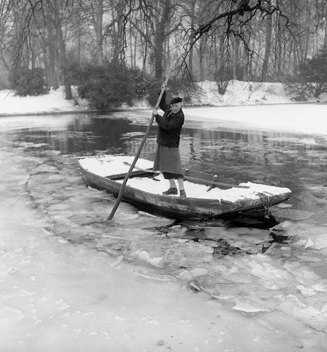 Winter 1960 in Paris : The Lake in Boulogne Wood Is Frozen Rue des Archives
