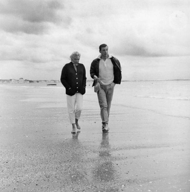 Yves Montand and Simone Signoret in la Baule Keystone