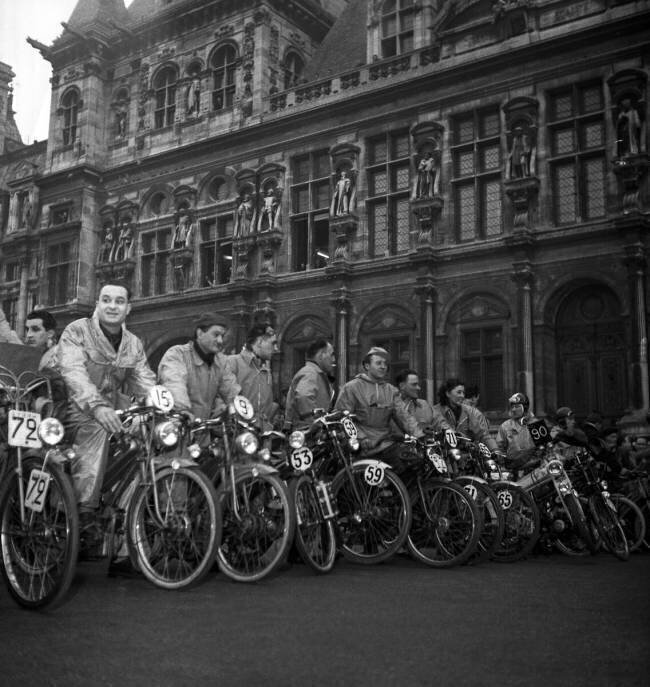 Départ du Paris-Nice en cyclo-moteur Keystone