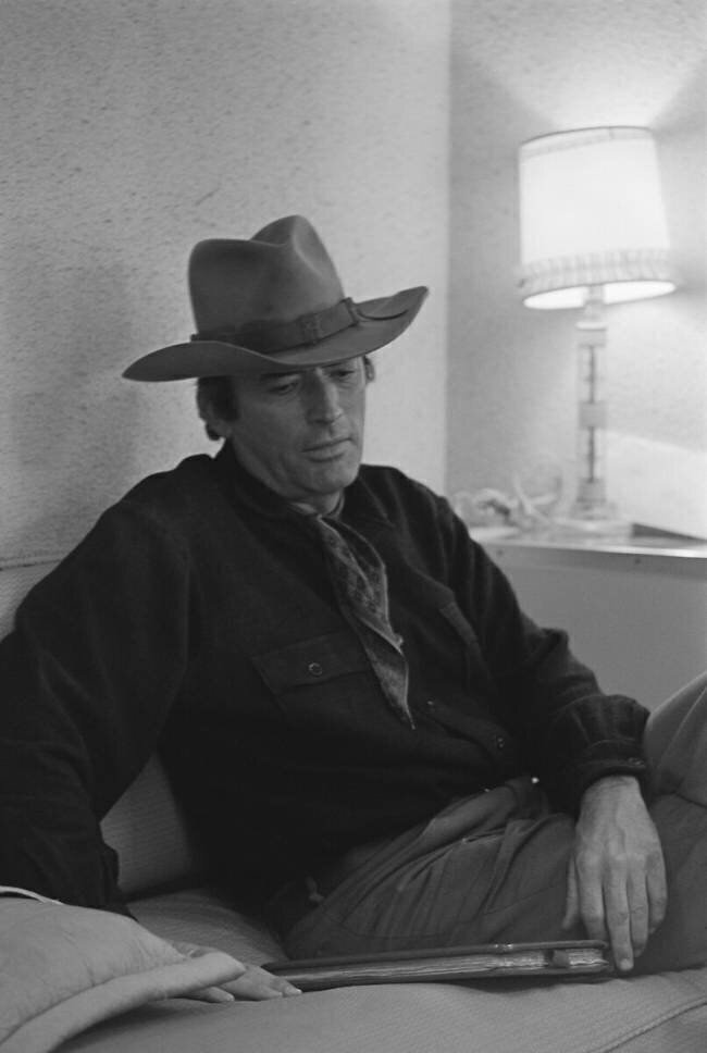Gregory Peck dans sa caravane d'acteur Orlando Suero