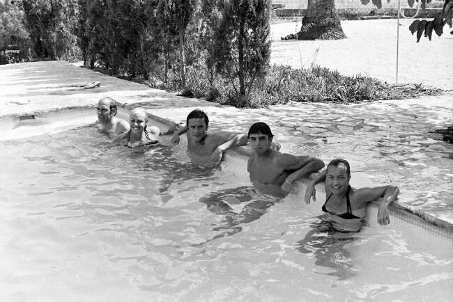 Jacques Deray, Christine Caron, Alain Delon Alain Mosconi and Romy Schneider on Set of Film "The Sinners" September 7, 1968 (b/w photo) Rue des Archives