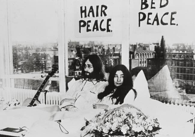 John Lennon et sa femme Yoko Ono en mars 1969 anonyme
