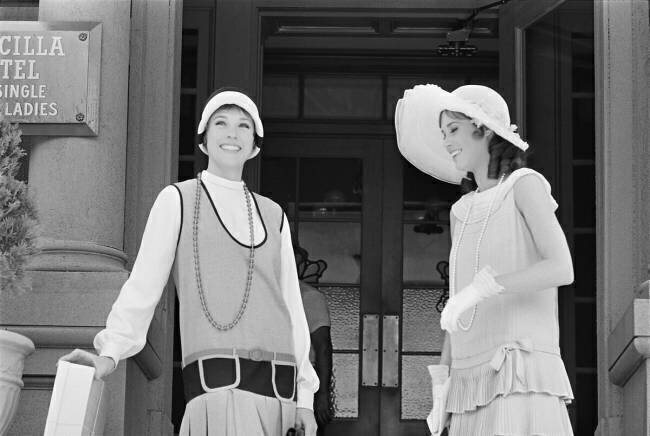 Julie Andrews et Mary Tyler Moore sur le tournage de "Thoroughly Modern Millie" Orlando Suero