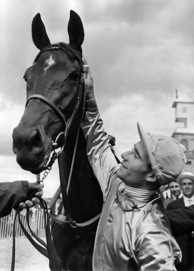 La pouliche Dushka venant de remporter le Prix de Diane a Chantilly Rue des Archives