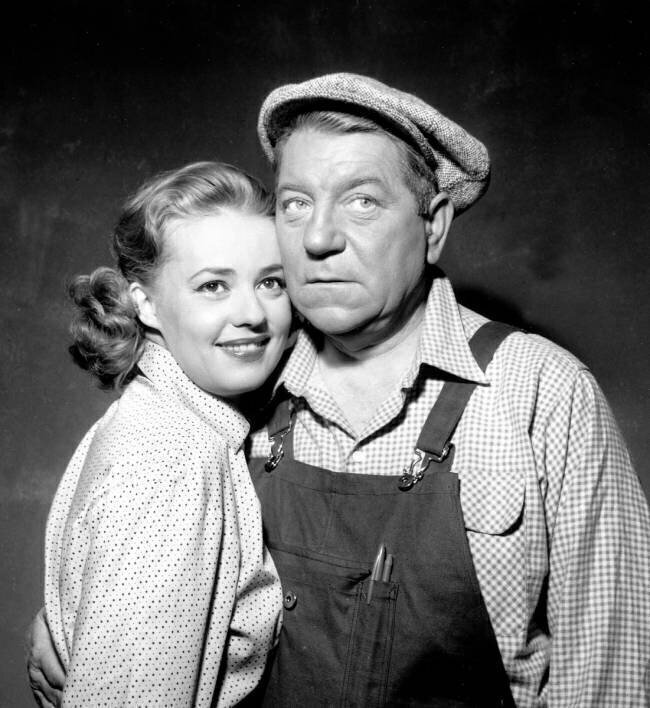 L'actrice française Jeanne Moreau et l'acteur français Jean Gabin Rue des Archives