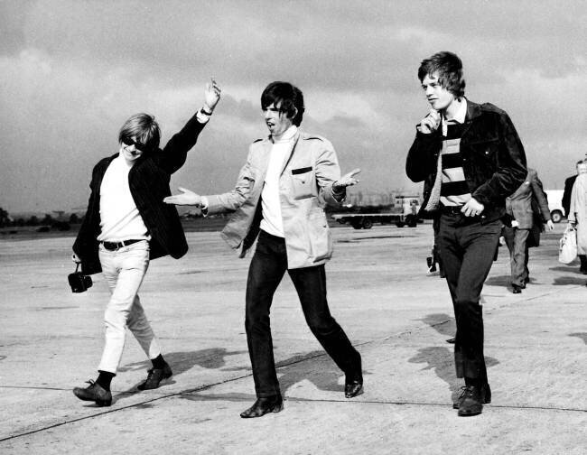 Les Rolling Stones à l'aéroport de Renfrew, Écosse, 1965 anonyme