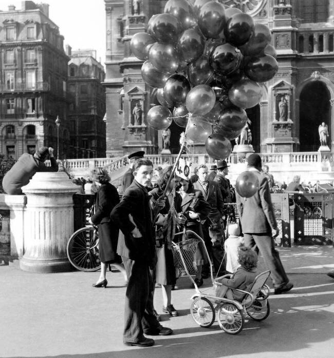 Marchand de ballons Rue des Archives