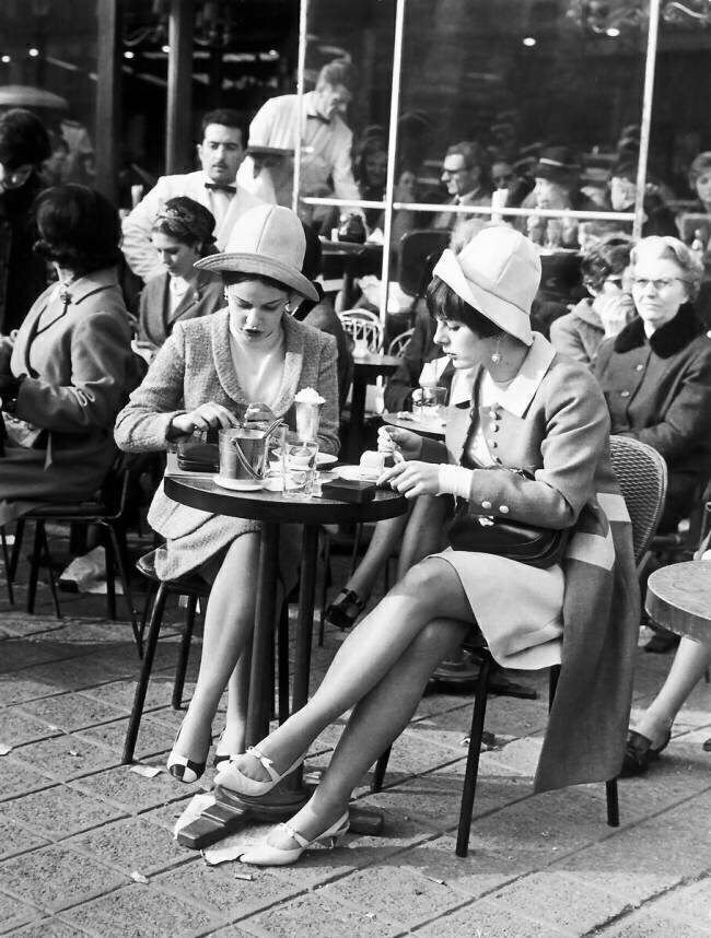 Terrasse des Champs-Elysées, Paris Keystone