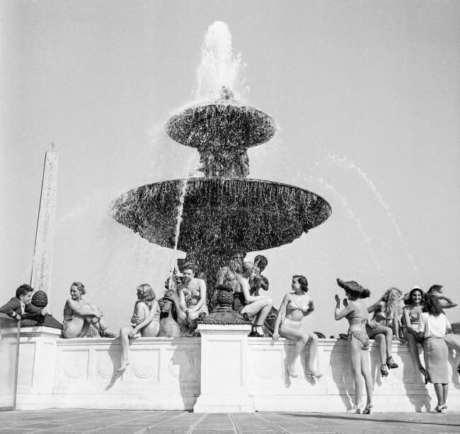 Tournage du film « Sous le ciel de Paris », octobre 1950  Rue des Archives