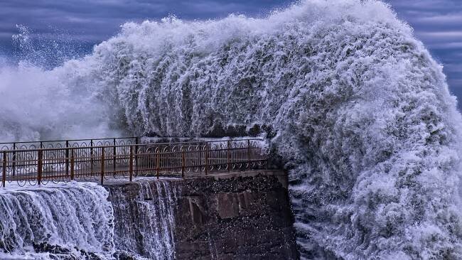 Big sea wave Roberto Zanleone
