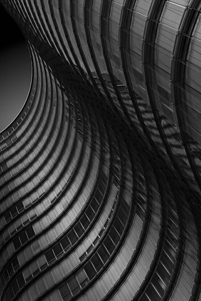 Dark waves Greetje van Son