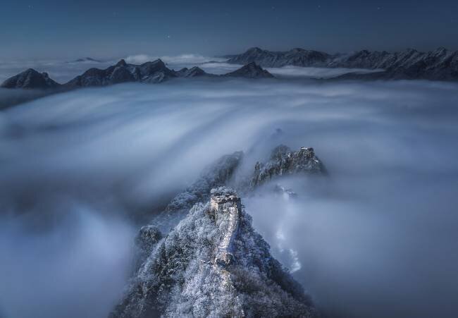 Des nuages en mouvement passent au-dessus de la Grande Muraille de Jian Kou Yuan Cui
