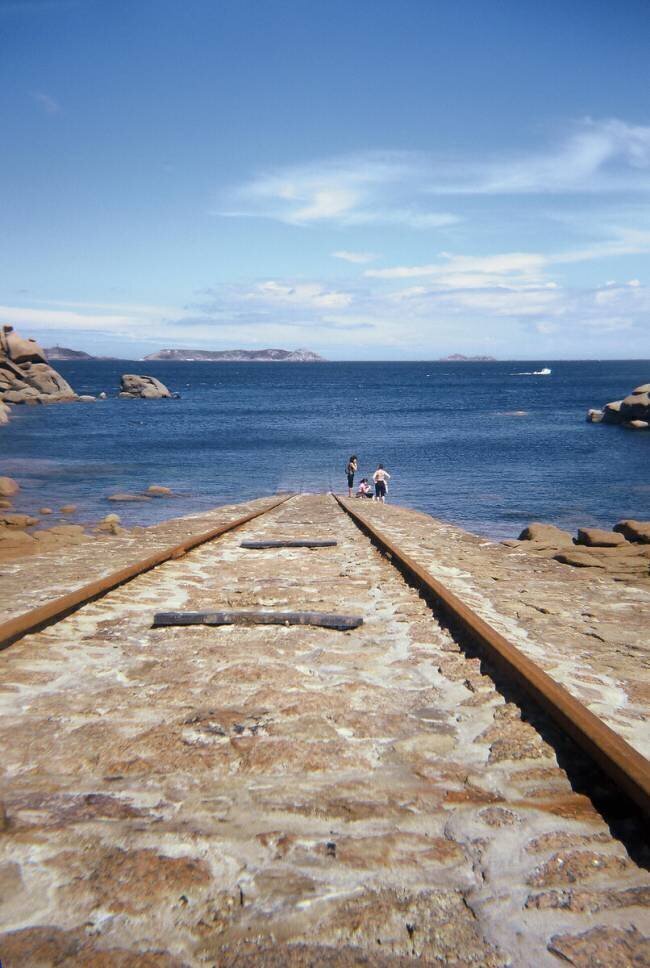 Des rails dans l'océan. Jerome Siran