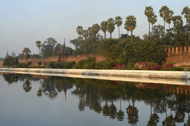Fossés et Forteresse de Mandalay, Myanmar Jean-Michel Coureau