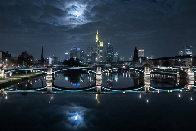 Frankfurt at Full Moon Mike Match-Photo