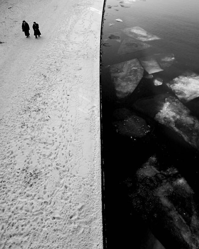 Ice cubes Piotr Wiszniewski