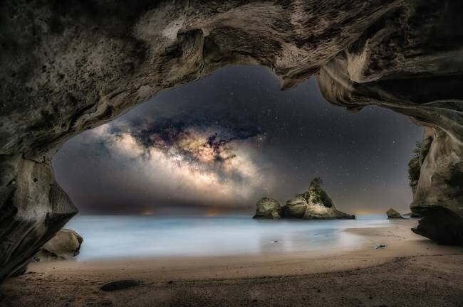 In the cave with starry sky Daiki Suzuki