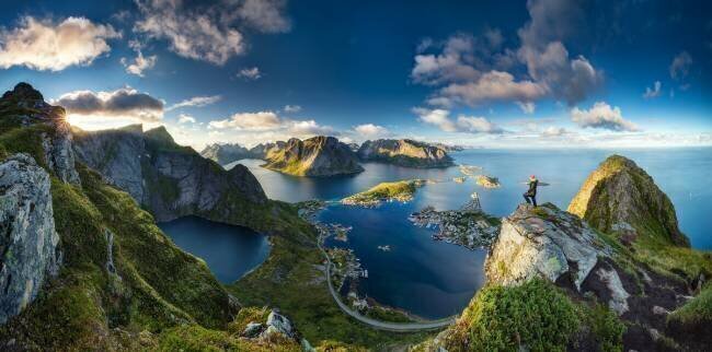 Reinebringen views Dr. Nicholas Roemmelt