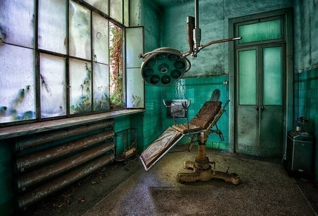 The last surgeon Luca Ulivi