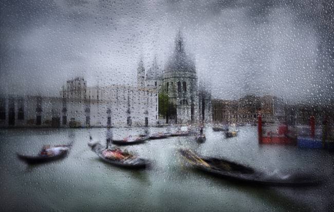It was raining in Venice Fran Osuna