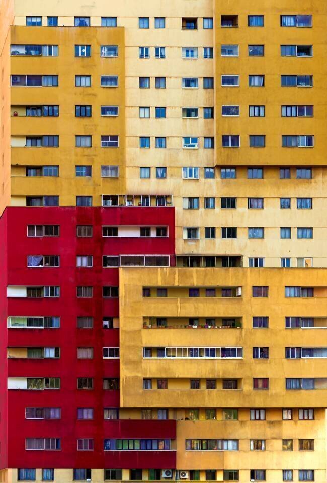 A building full of life Hamid Mohammad Hossein