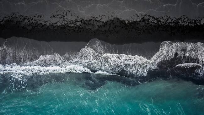 Black beach Marcus Hennen