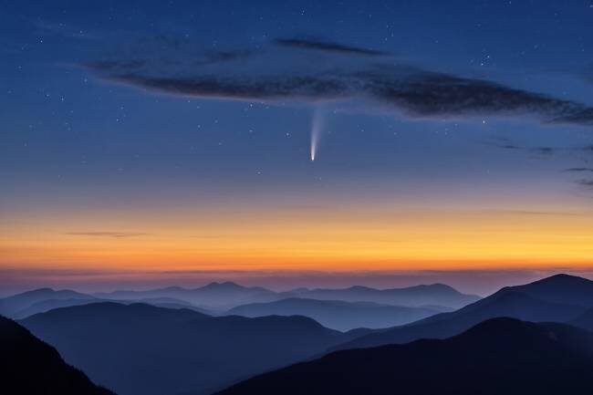Comet Neowise Hua Zhu