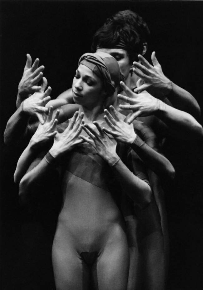 Four Dancers Of The Philobolus Company Rue des Archives