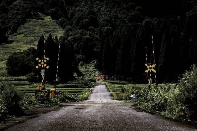 Gate to the sanctuary Yuusuke Hisamitsu