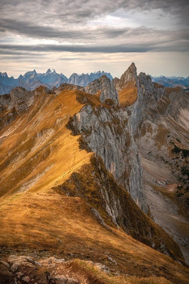 Hust some peaks Anastasios Gialopoulos