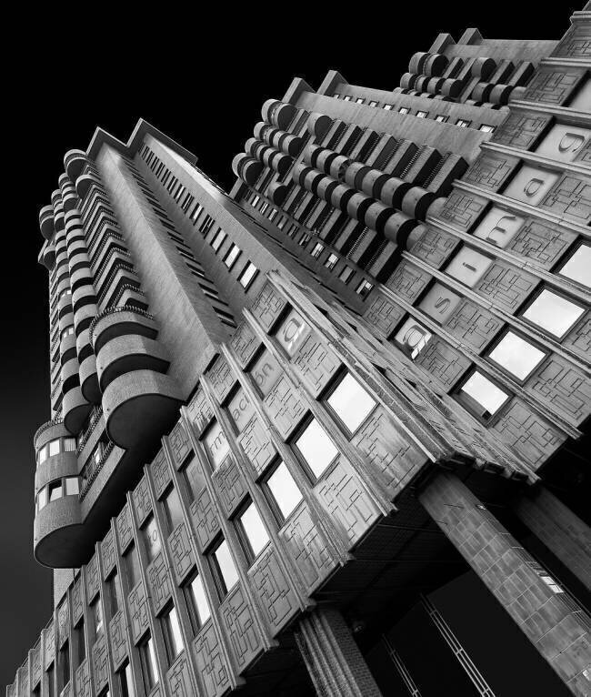 Plaza Building Peru Serra