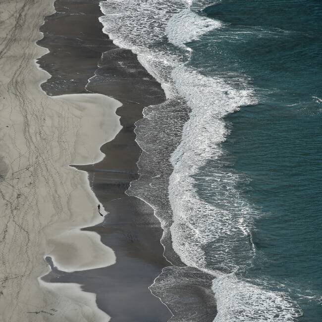 Running waves Lex Molenaar