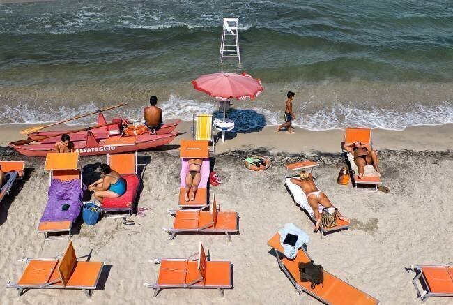 The beach Lorenzo Grifantini