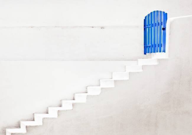 The blue gate Linda Wride