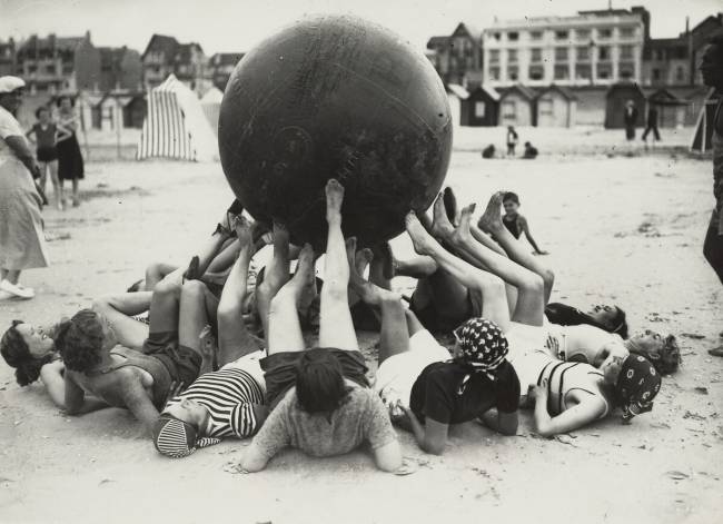  Exercice du ballon sur la plage au Touquet, 9 août 1936 anonyme