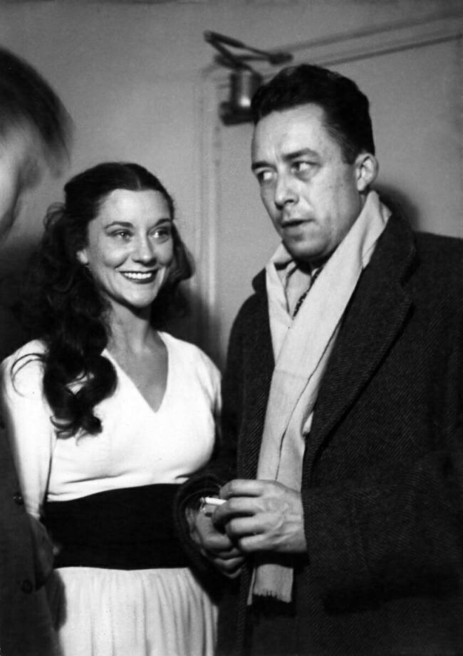 Albert Camus et la comédienne Maria Casares pour la pièce "Etat de Siege"  René Saint Paul