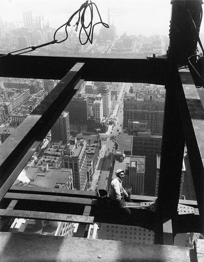 Assis sur une poutre, The Empire State Building Lewis Wickes Hine