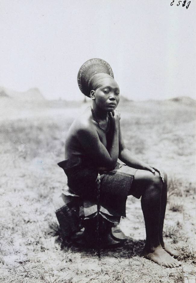 Femme mangbetu "Nobosodnu" anonyme